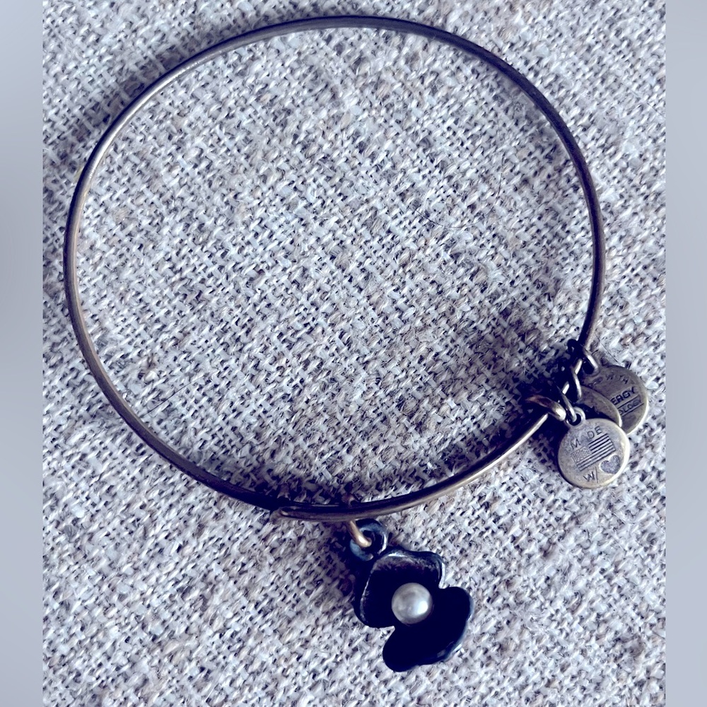 Alex & Ani Oyster Pearl Charm Bangle Bracelet